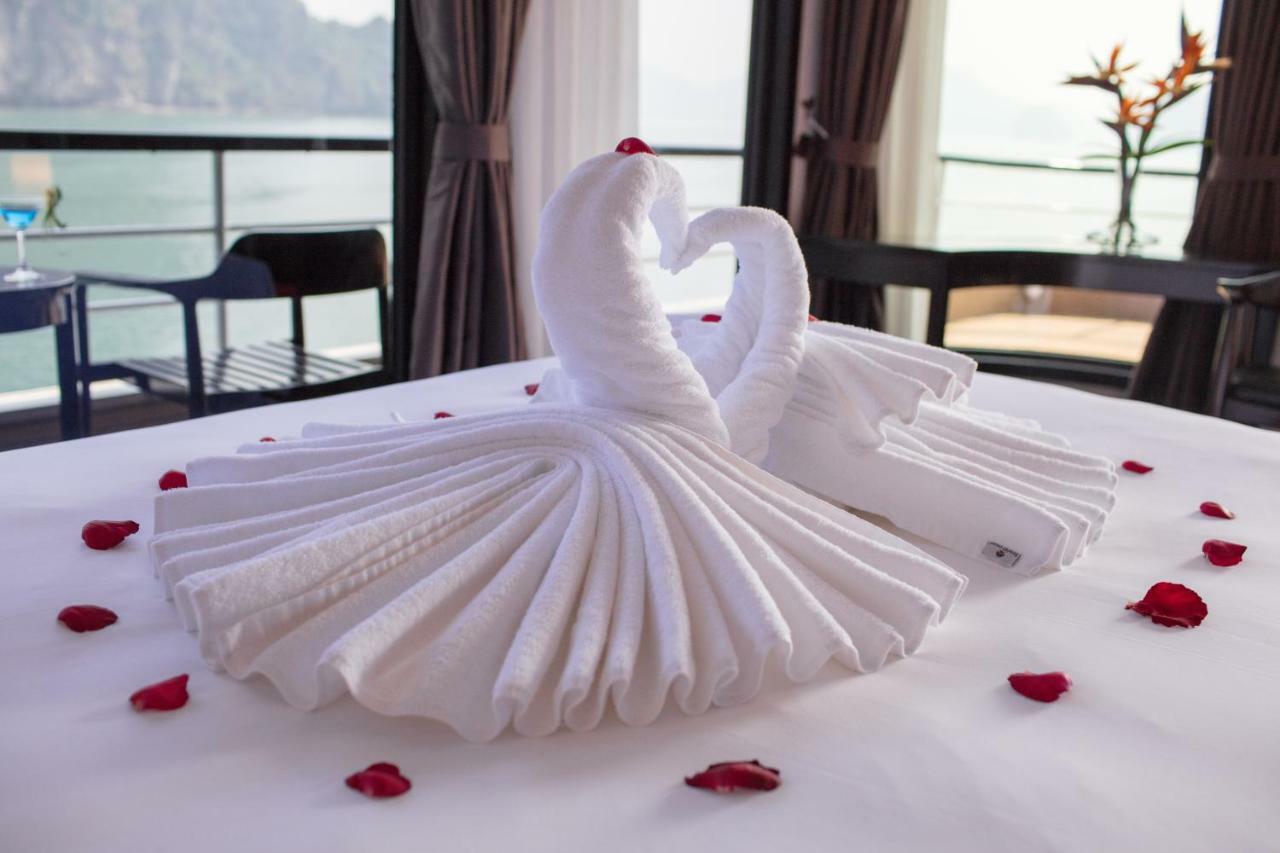Scarlet Pearl Cruises - Wonder On Lan Ha Bay Hotel Ha Long Bagian luar foto